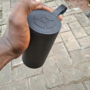lp v98 bluetooth speaker.jpg
